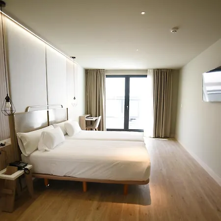 Imi & 4* Ourense